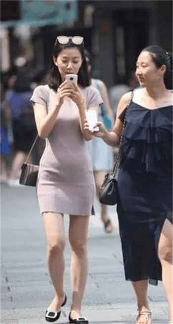请自带纸巾飞机图