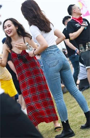照相馆在男友面前给了别人