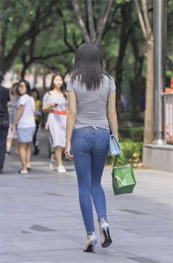 快手小妹定制舞视频下载