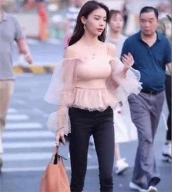 形容蓝天白云很美句子