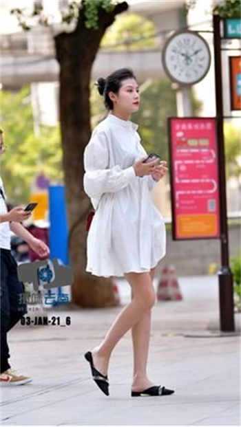 80岁老人和15岁小姑娘